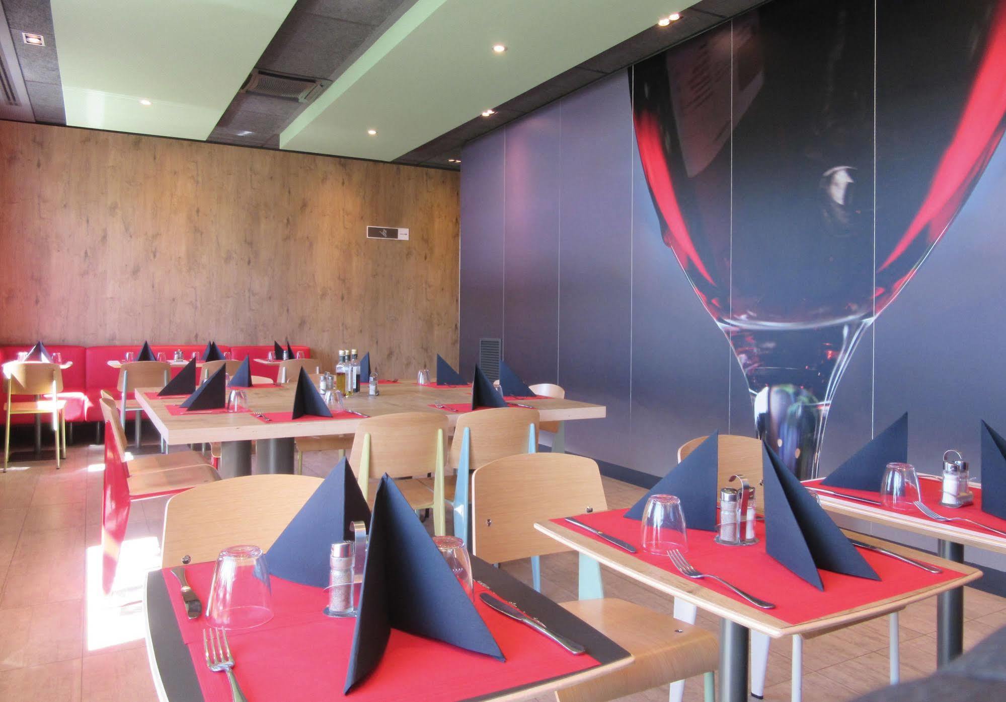Ibis Milano Fiera 4*