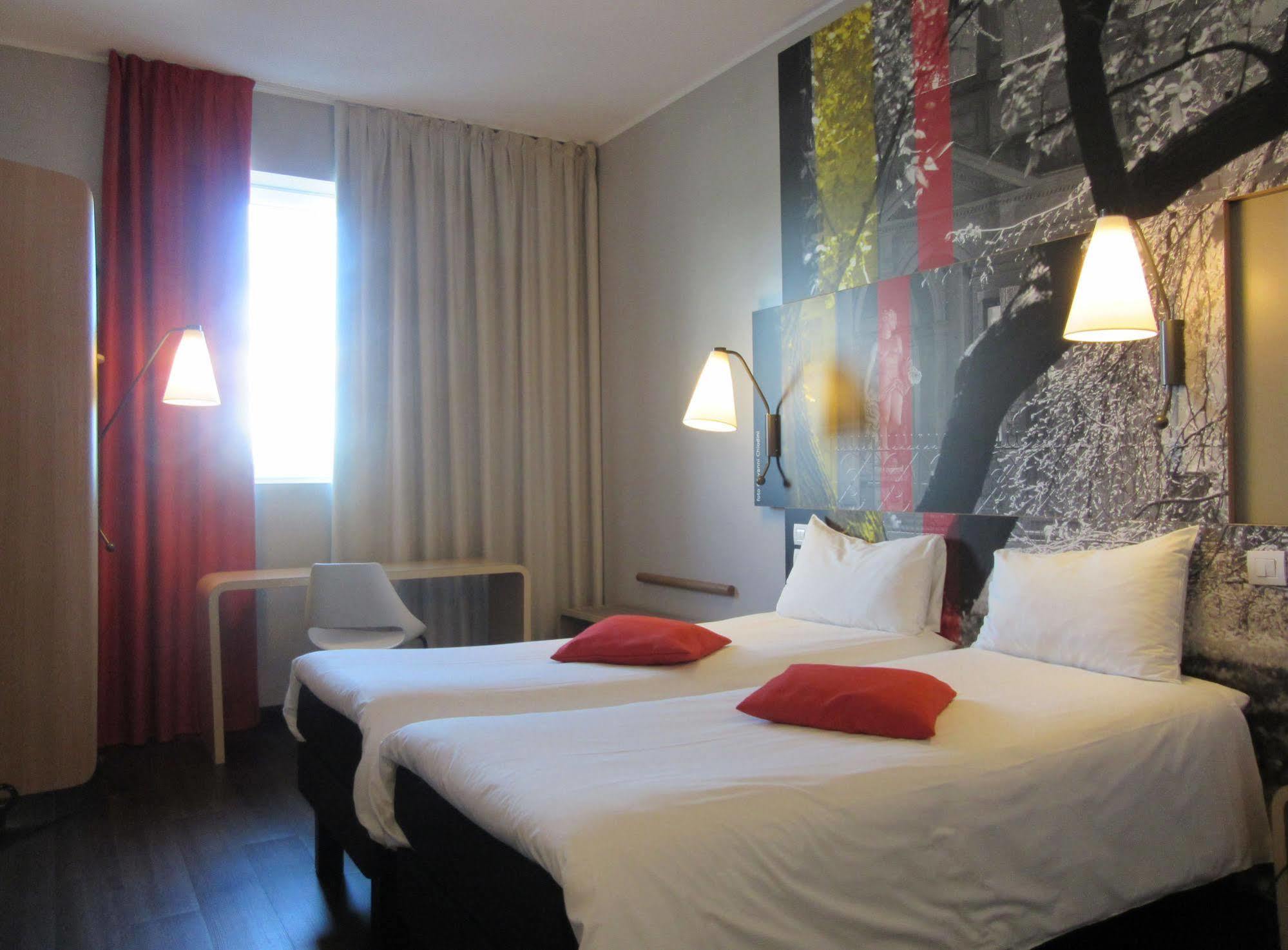 Ibis Milano Fiera Hotel